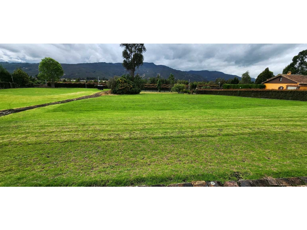 VENTA LOTE 3200m2 ZONA NORTE CONJUNTO CERRADO CHIA - 1