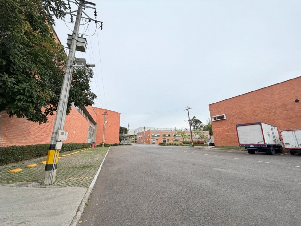 Venta Lote Bodega Aerop JMC 153,9 Mts2 para construir 231.40 mts2