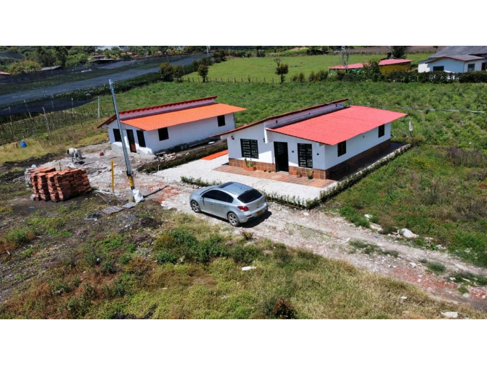 VENTA LOTE CON 2 CASAS EN CARMEN DE VIBORAL ANTIOQUIA. (BJ) MEDELLÍN