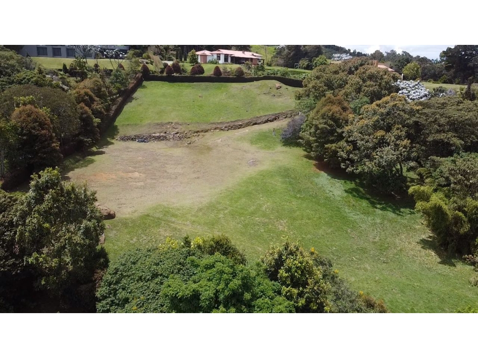 Venta lote en Alto de Las Palmas en unidad cerrada Linda vista