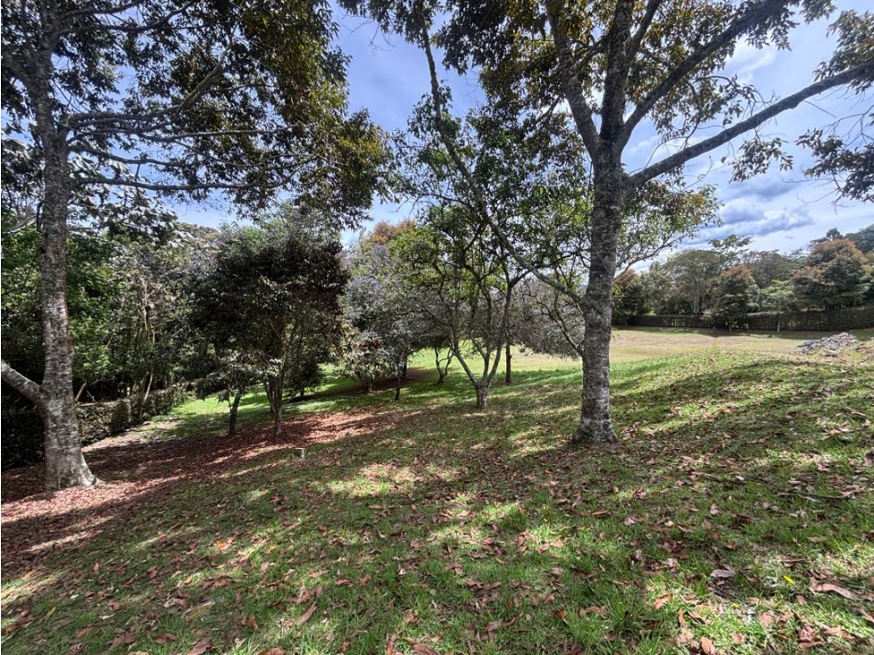 Venta lote en Alto de Las Palmas en unidad cerrada Linda vista — foto 2