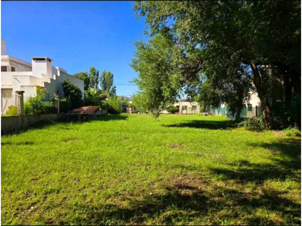 VENTA: Lote en barrio cerrado El Dorado 2, 702 m², con escritura, pavi - 3