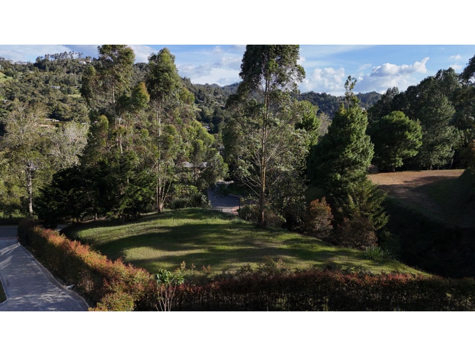 Venta Lote en El Retiro Don Diego en unidad Cerrada