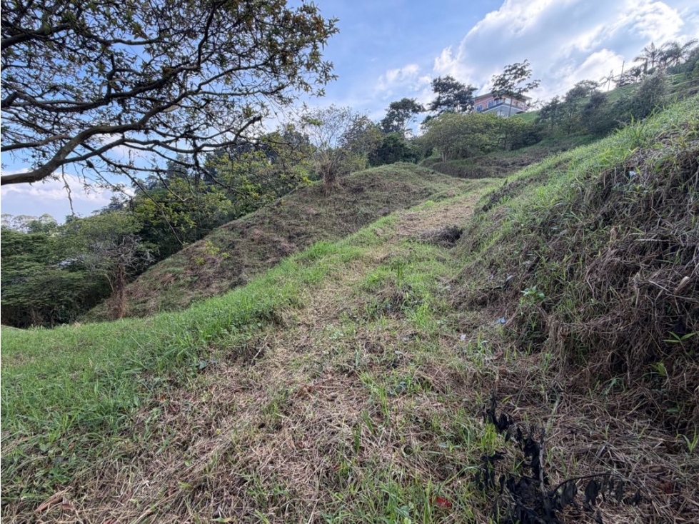 VENTA LOTE EN LOMA DEL ESCOBERO PARTE BAJA, ENVIGADO, UNIDAD CERRADA — foto 3