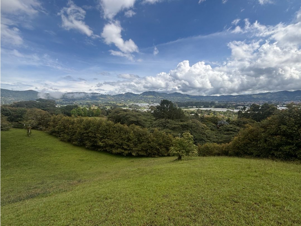 Venta lote en unidad cerrada 4.674 m² vía San Antonio La Ceja