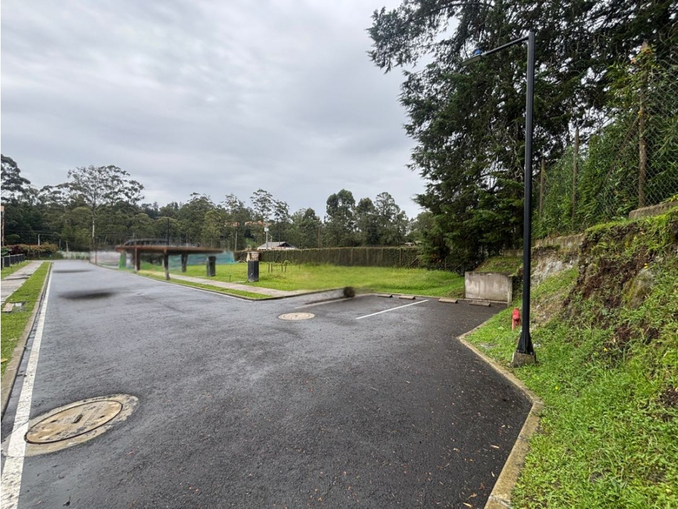 Venta lote en unidad cerrada en el Retiro con diseño aprobado — foto 2