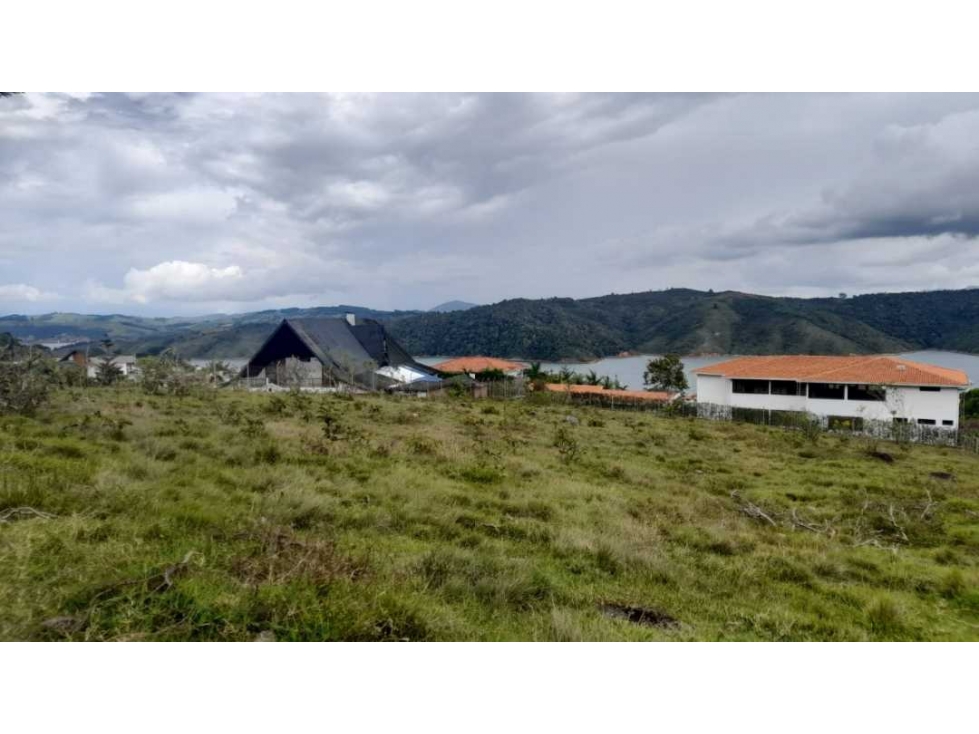 VENTA DE LOTE EN LAGO CALIMA Sector Pequeña Suiza 3.100 MT - 4