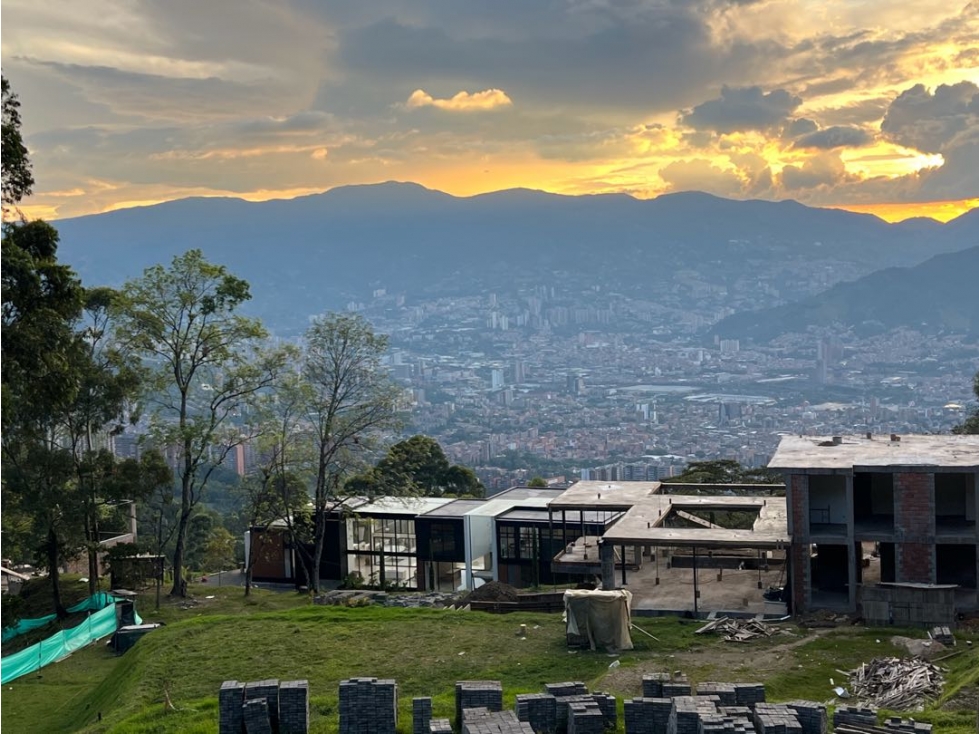 Venta Lote Loma del Chocho Medellín 2350 Mts2 ESQUINERO — foto 5