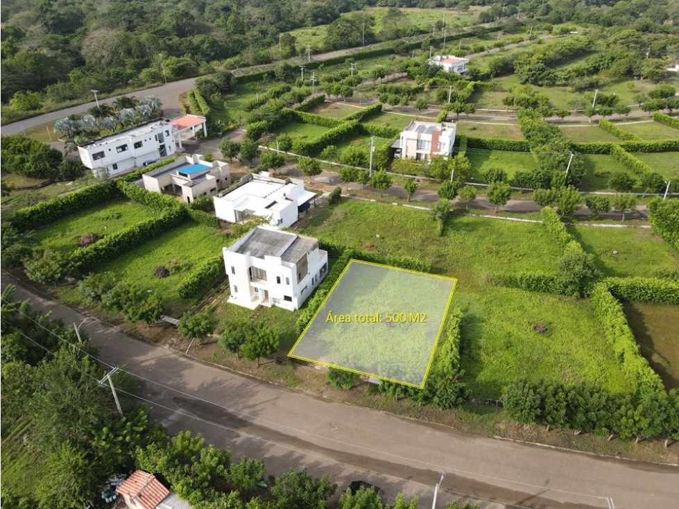 Venta lote para construir en la Zona Norte en CLUB DEL NOGAL