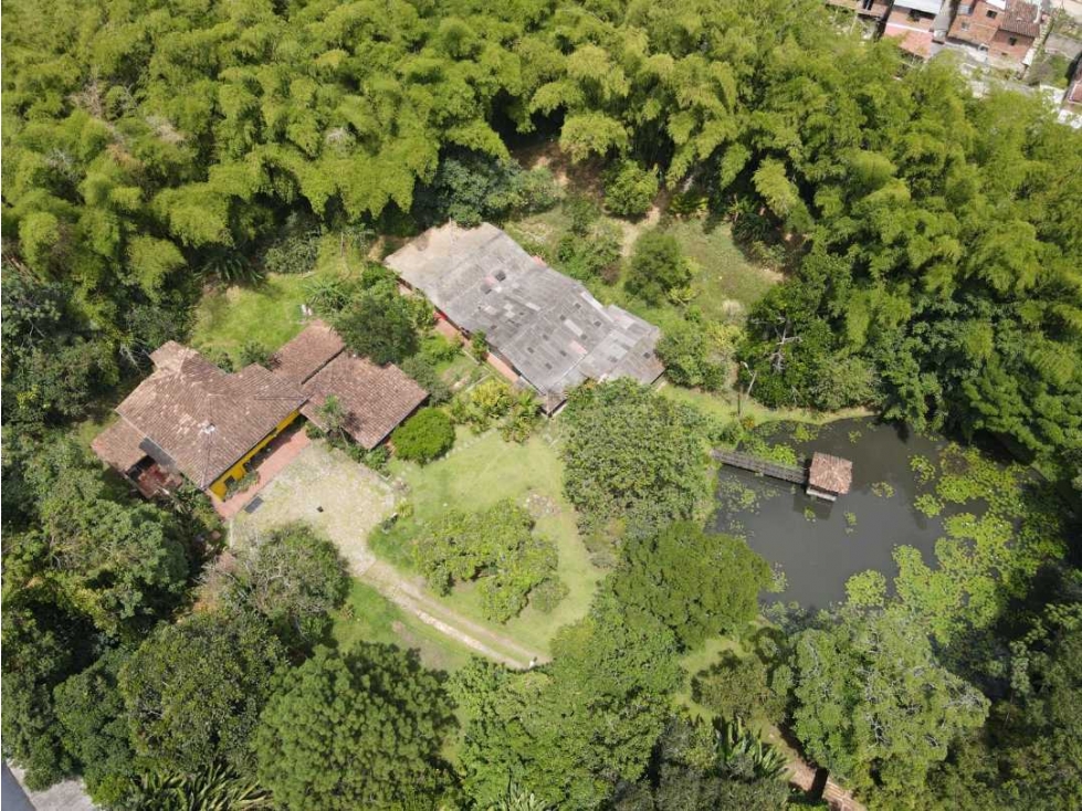 Venta Lote semi urbano, uso mixto en Sabaneta- Vía Variante de Caldas