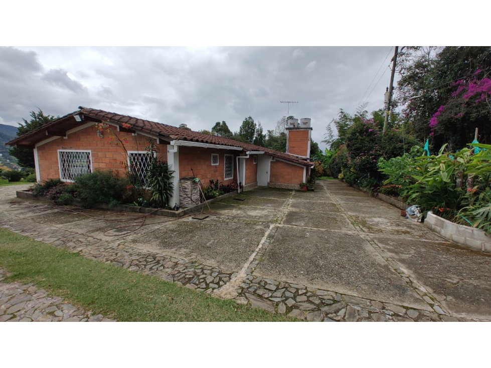 Venta Lote Casa Zona Alta Valorización Buen Area y Vistas Capiro