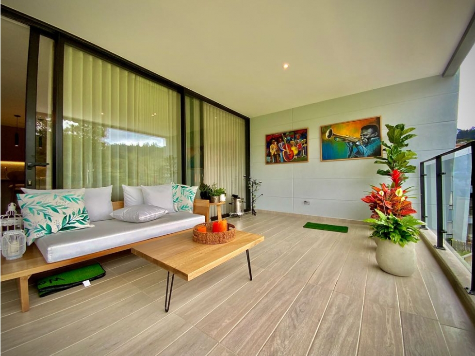 Venta Lujoso Apartamento como Unidad Cerrada Sector Aeropuerto — foto 2