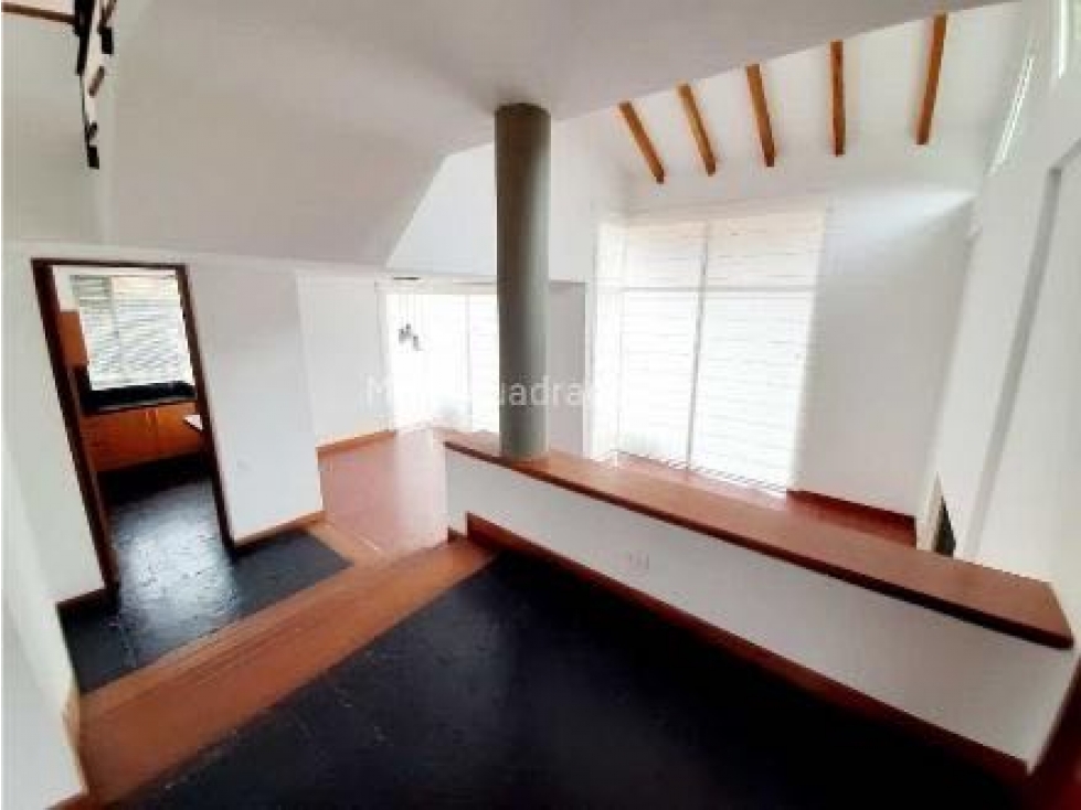 Venta, Macadamia, La Calera, 205mts, 3 habs, lindo jardín y vista! — foto 2