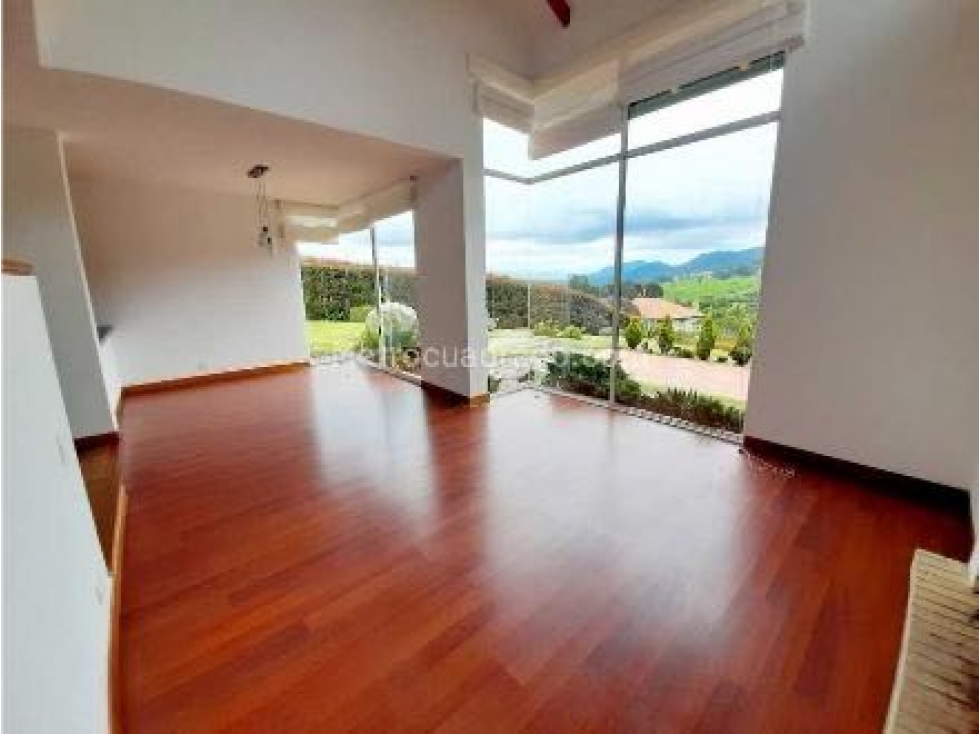 Venta, Macadamia, La Calera, 205mts, 3 habs, lindo jardín y vista! — foto 3
