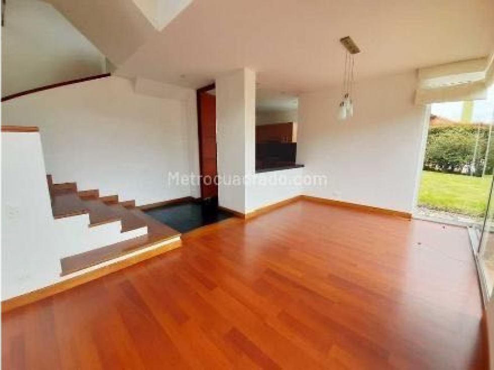 Venta, Macadamia, La Calera, 205mts, 3 habs, lindo jardín y vista! — foto 4