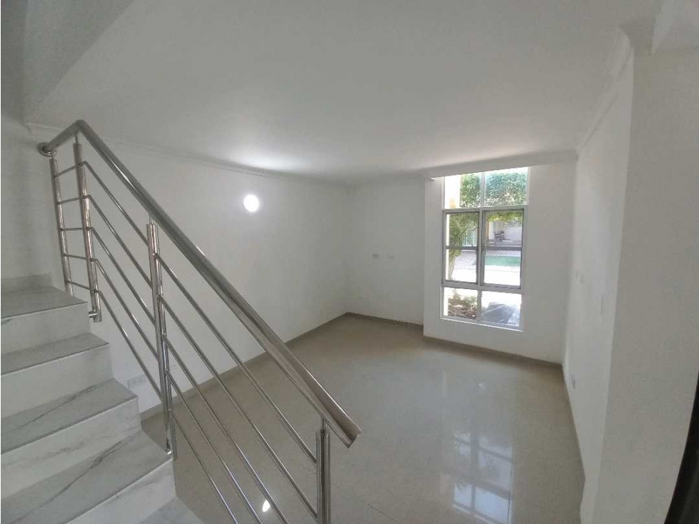 ARRIENDO/VENTA CASA MODERNA REMODELADA EN RODADERO RESERVADO — foto 3