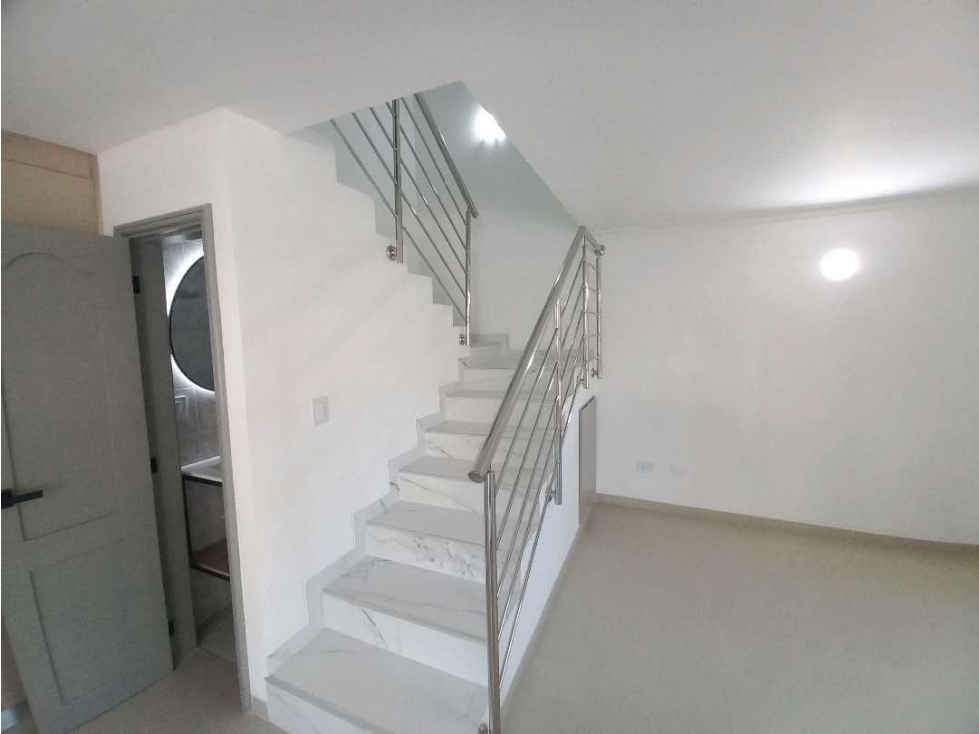 ARRIENDO/VENTA CASA MODERNA REMODELADA EN RODADERO RESERVADO — foto 5