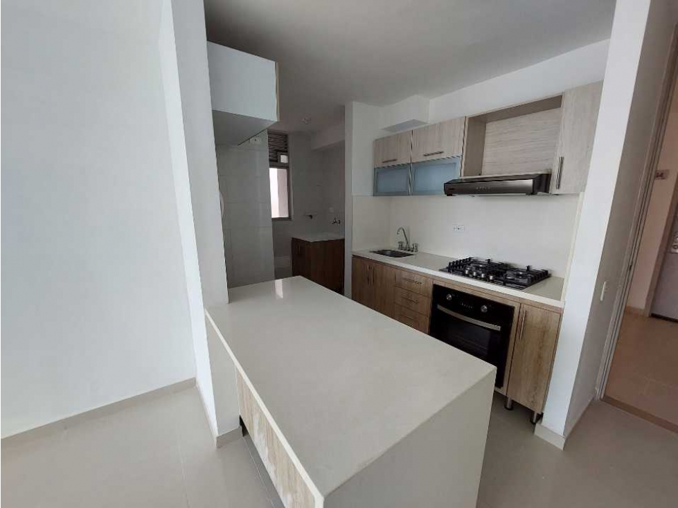 ARRIENDO, 3 ALCOBAS, MIRAMAR, PISO ALTO DE SOMBRA. - 2