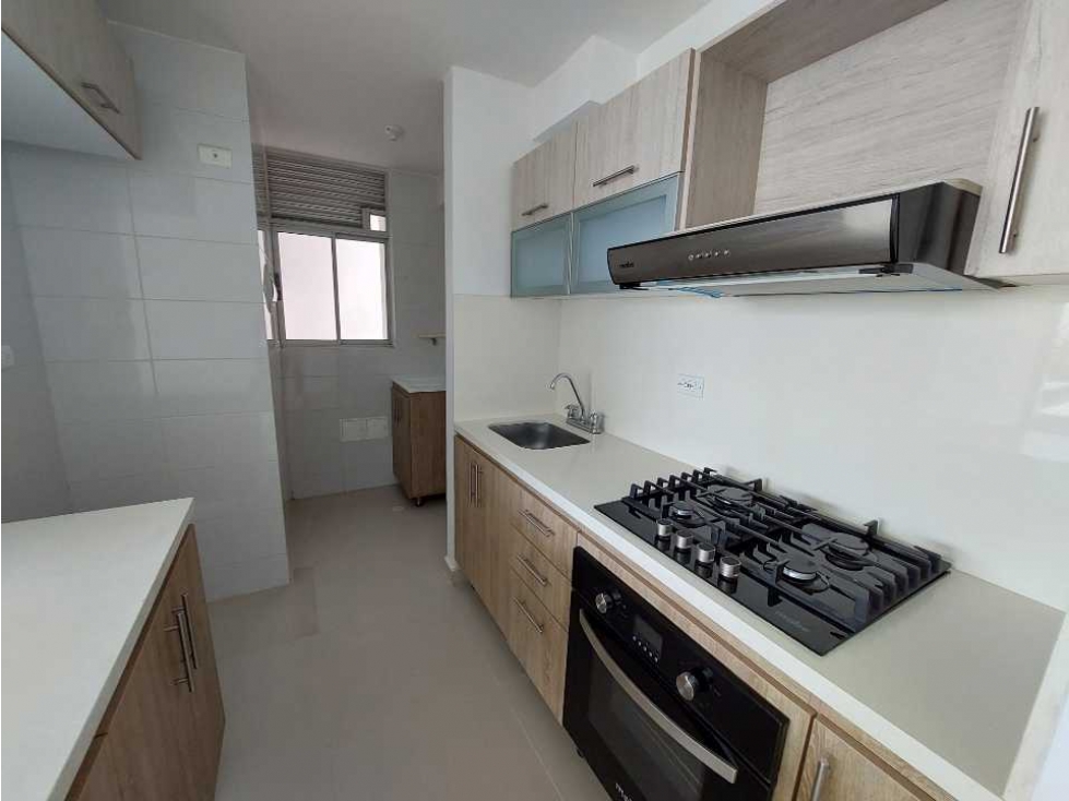 ARRIENDO, 3 ALCOBAS, MIRAMAR, PISO ALTO DE SOMBRA. - 4
