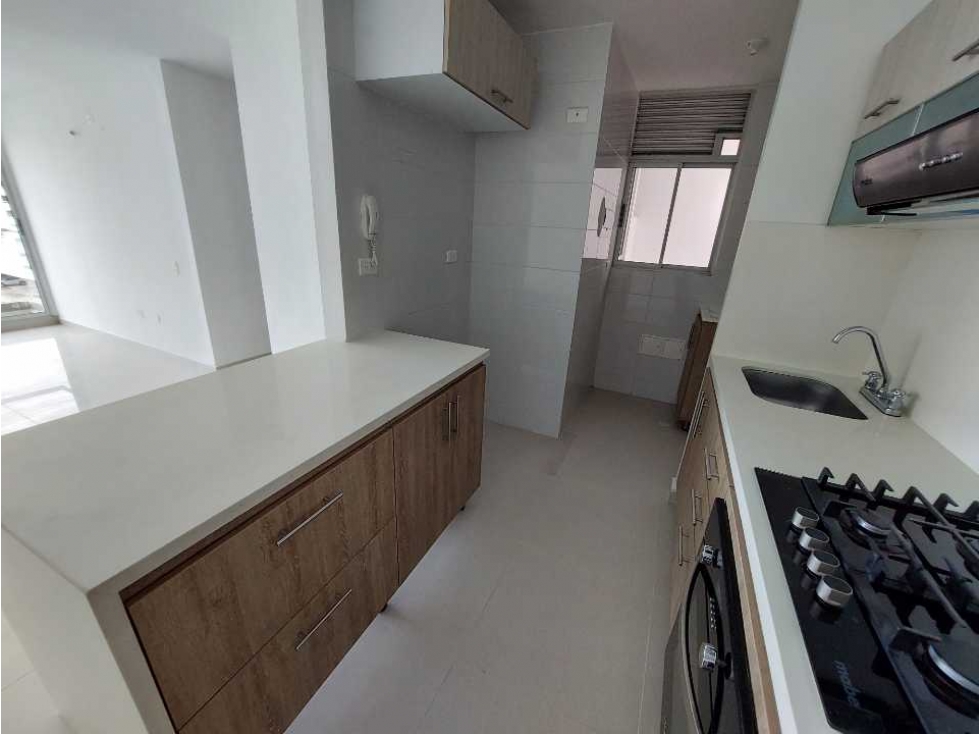 ARRIENDO, 3 ALCOBAS, MIRAMAR, PISO ALTO DE SOMBRA. - 5