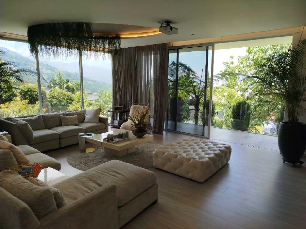Venta Casa ESPECTACULAR Las Palmas por Colegiatura - Unidad Exclusiva — foto 6