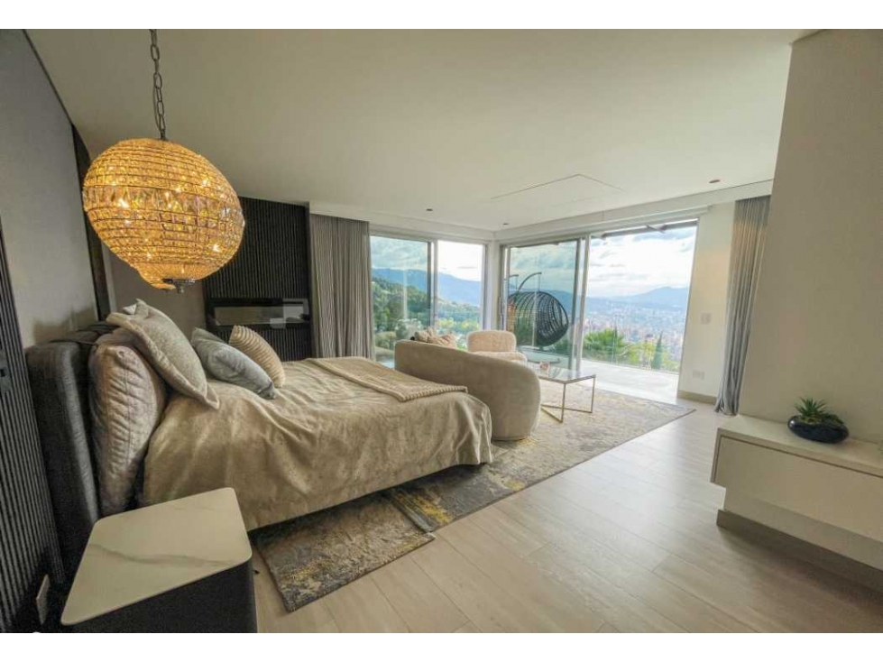 Venta Casa ESPECTACULAR Las Palmas por Colegiatura - Unidad Exclusiva