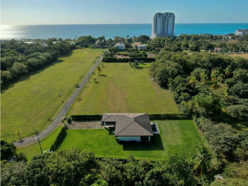 VENTA MODERNA Y ELEGANTE CASA DE PLAYA JUNTO A BUENAVENTURA 1883M2 — foto 4