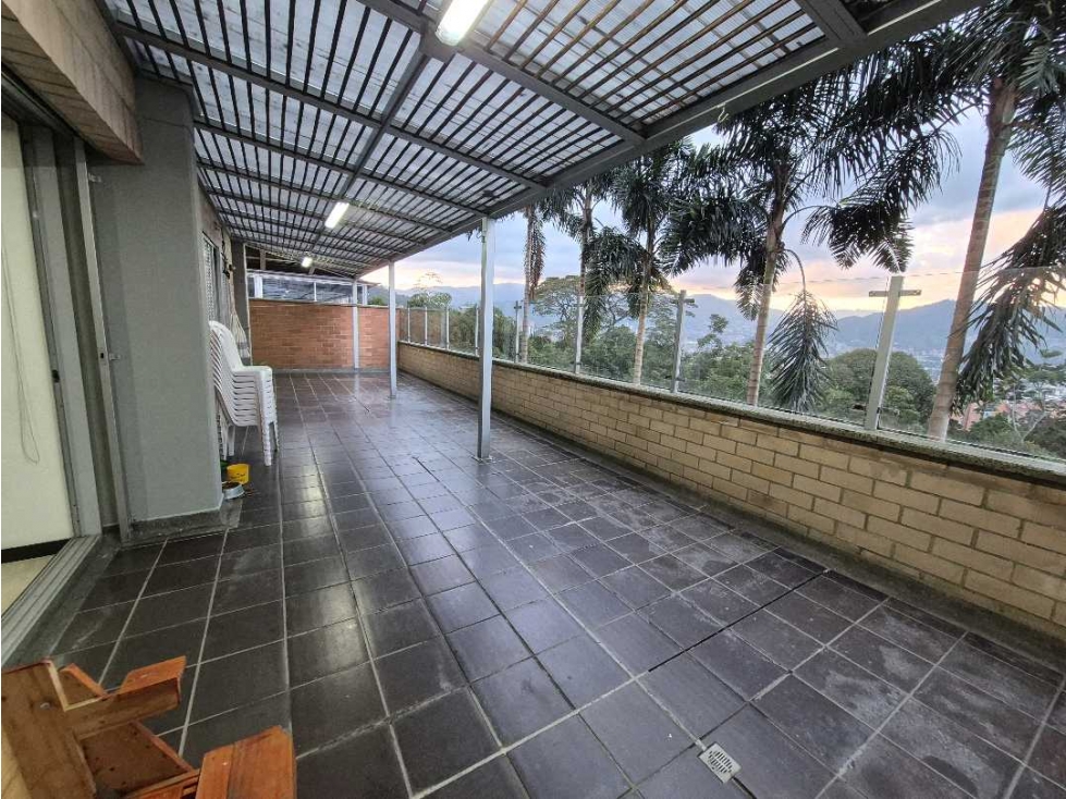 VENTA moderno apartamento en Envigado con gran Terraza