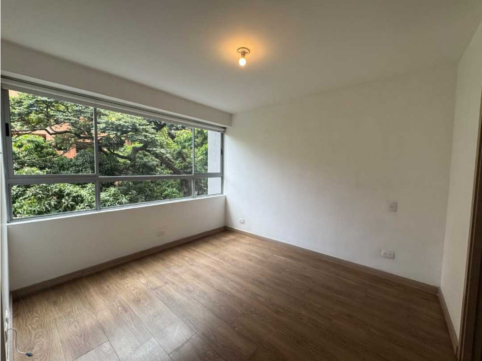 Venta moderno apartamento en Loma de San Julian — foto 2