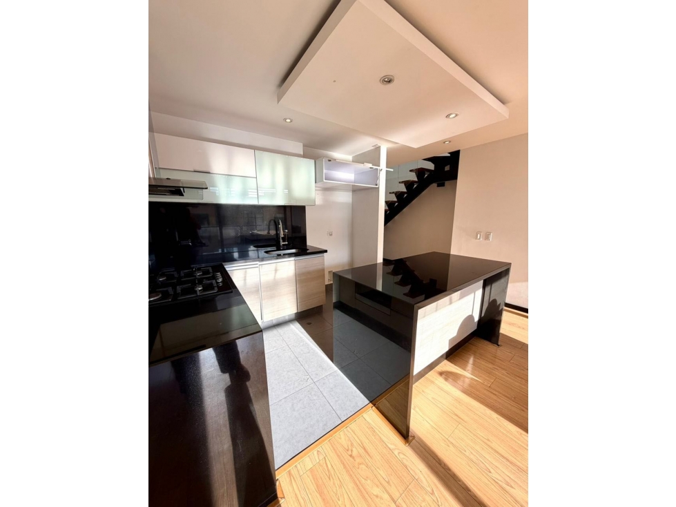 Venta Nueva Autopista 142 mts más terraza Bogota colombia — foto 4