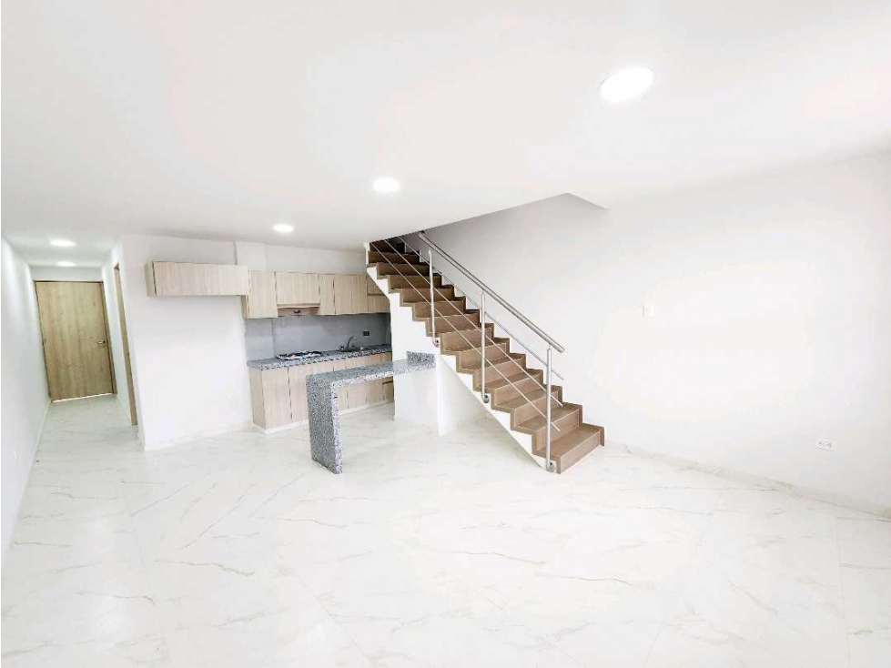VENTA DE APARTAMENTO DUPLEX EN BARRIO MODELO — foto 2