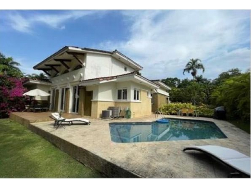 VENTA O ALQUILER DE CASA EN TUCAN COUNTRY CLUB 711M2 3REC+CBE JP