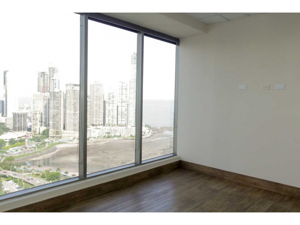 Venta o alquiler de oficina de 108 mts/ Torre Bicsa — foto 4