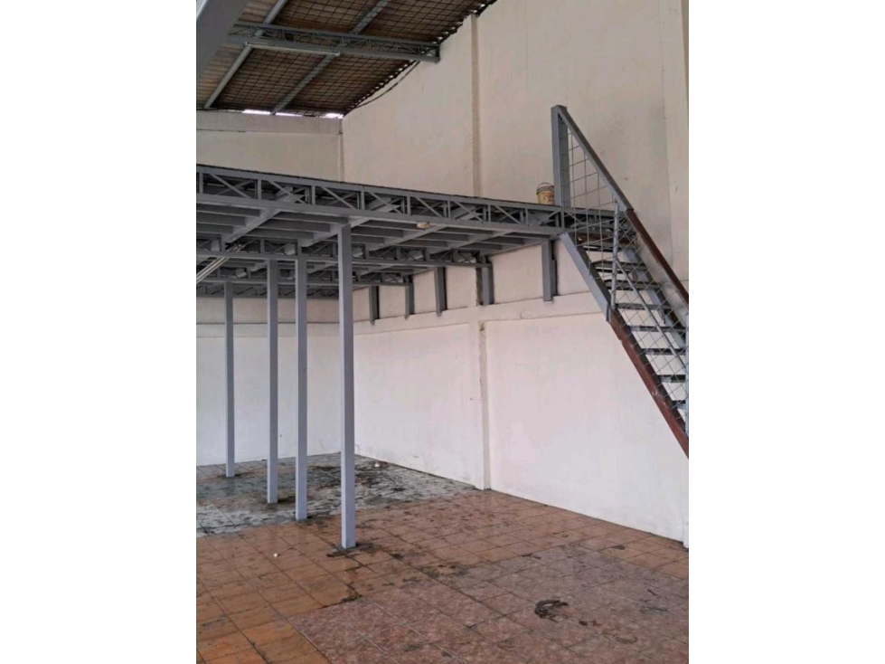 Venta o Alquiler de terreno frente al Mercado de las Esclusas — foto 2