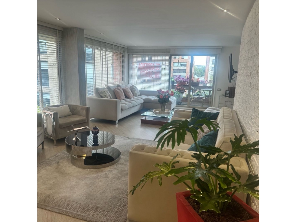 Venta o arriendo apartamento Remodelado en Chicó, Bogotá.