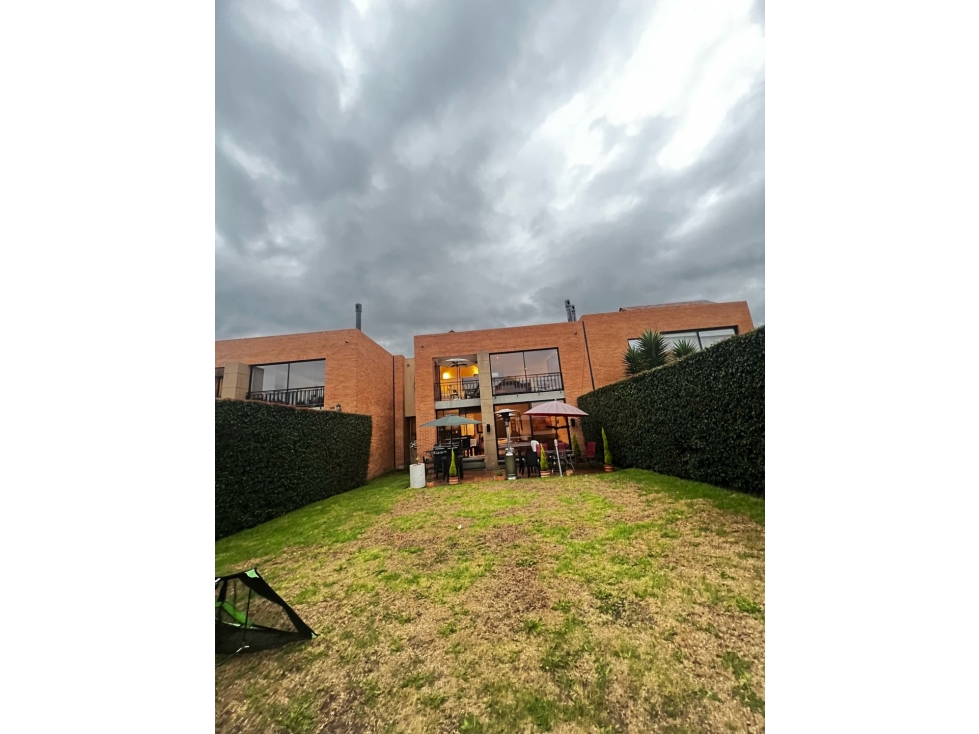 ARRIENDO CASA EN FONTANAR