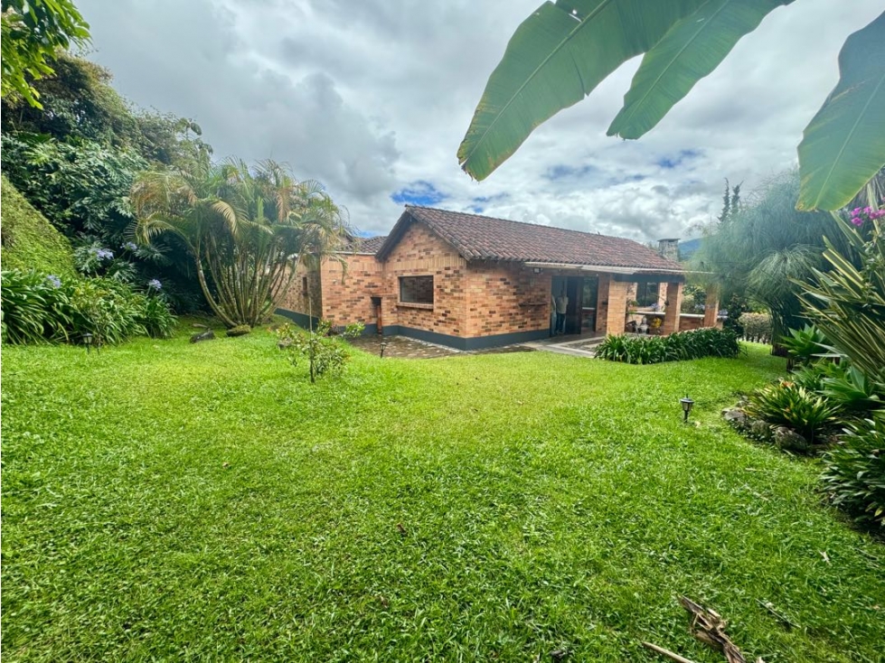 VENDO o ARRIENDO casa muy cerca al pueblo EL RETIRO en parcelación