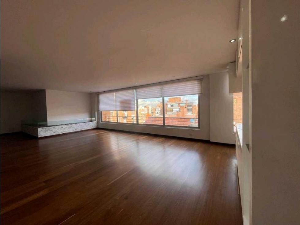 Venta de amplio apartamento en Rosales Bajo — foto 4