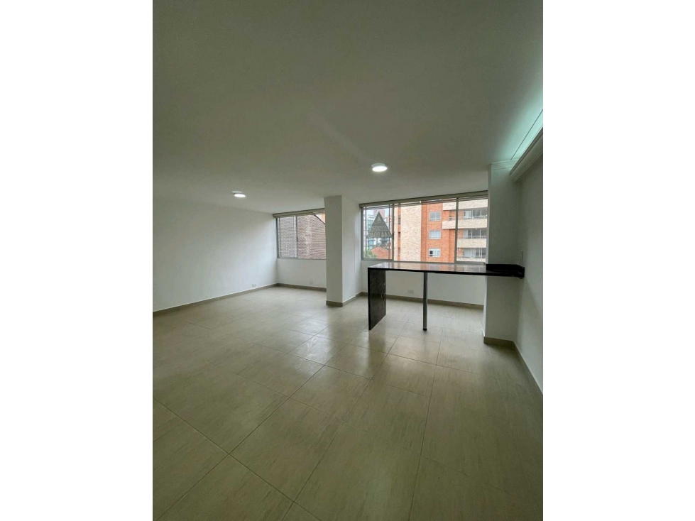 Venta o arriendo de apartamento duplex en Laureles