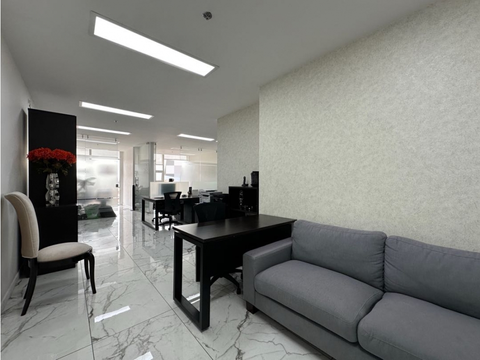 Venta o arriendo oficina 70 metros centro empresarial Maz espacios — foto 2