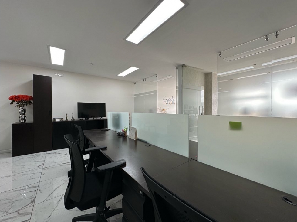 Venta o arriendo oficina 70 metros centro empresarial Maz espacios — foto 4