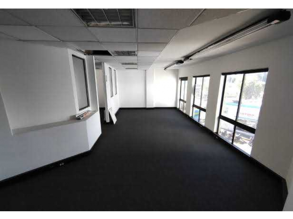 OFICINA EN VENTA O ARRIENDO 90 m² NIZZA — foto 2