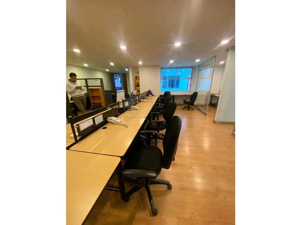 Venta o Arriendo Oficina Santa Bárbara, Bogotá