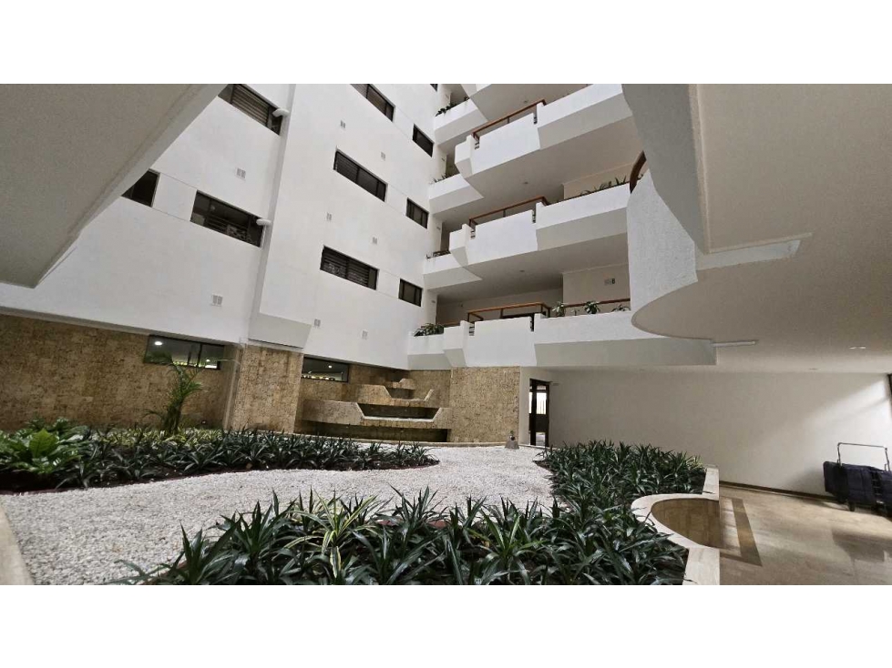 VENTA APARTAMENTO 300m2 REMODELADO EXTERIOR COUNTRY CLUB — foto 3