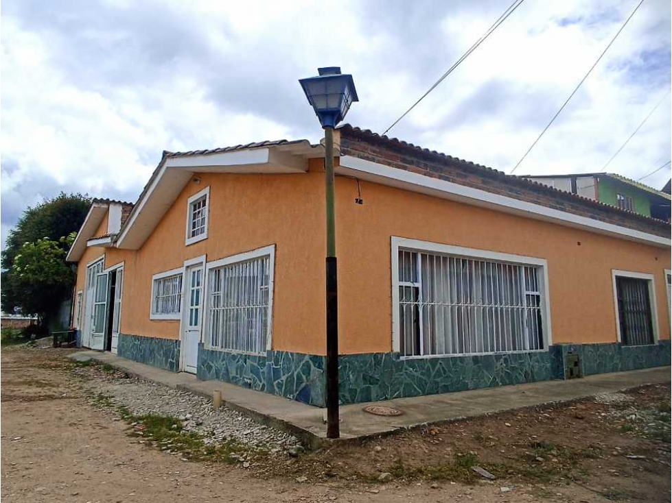 Venta casa,bodega y lote cubierto Zipa total 320 mtrs² - 4