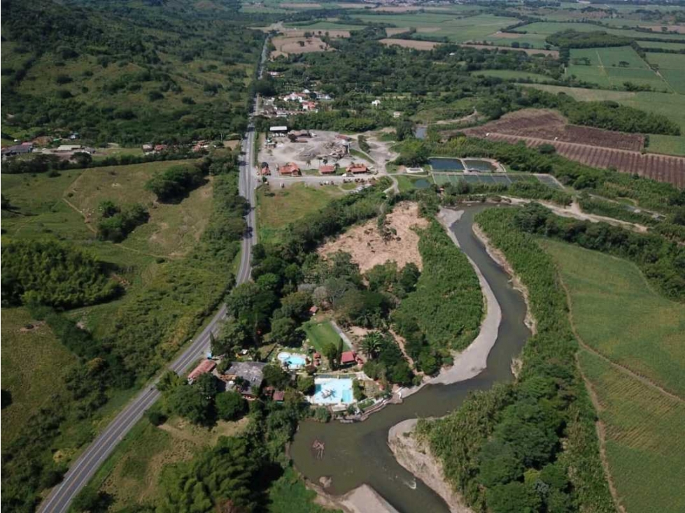 ¡VENTA O PERMUTA HASTA EL 40%! Centro Vacacional y Recreacional - 1