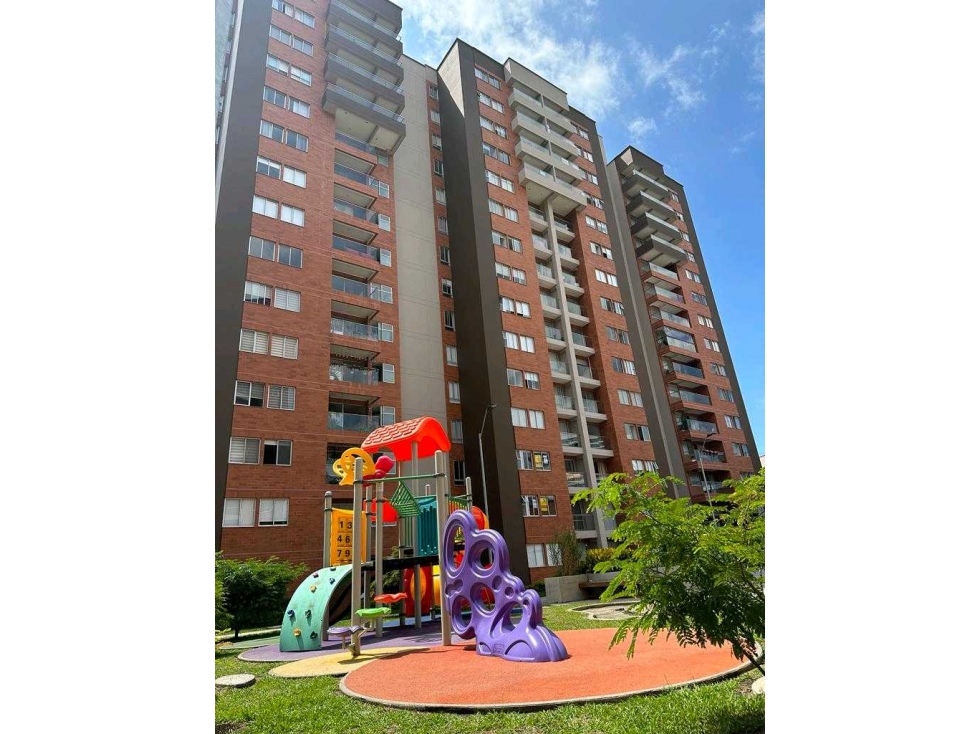 VENTA O RENTA apartamento en senderos de san silvetre