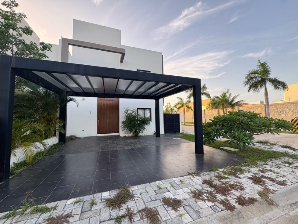 VENTA O RENTA CASA DE 5 RECAMARAS EN COUNTRY CLUB CIUDAD DEL CARMEN - 2