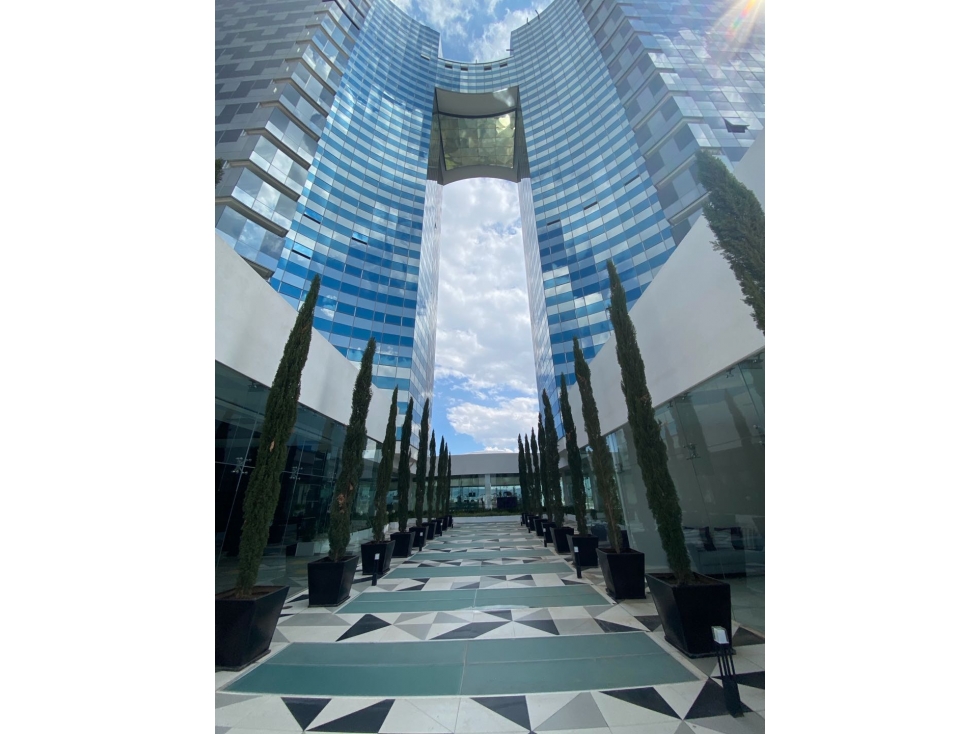 VENTA O RENTA PENTHOUSE DE LUJO EN VIA DORADA - 3