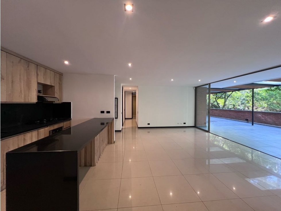 VENTA O RENTA PISO BAJO CON TERRAZA VISTA A VERDE EN LA COLA DEL ZORRO — foto 3